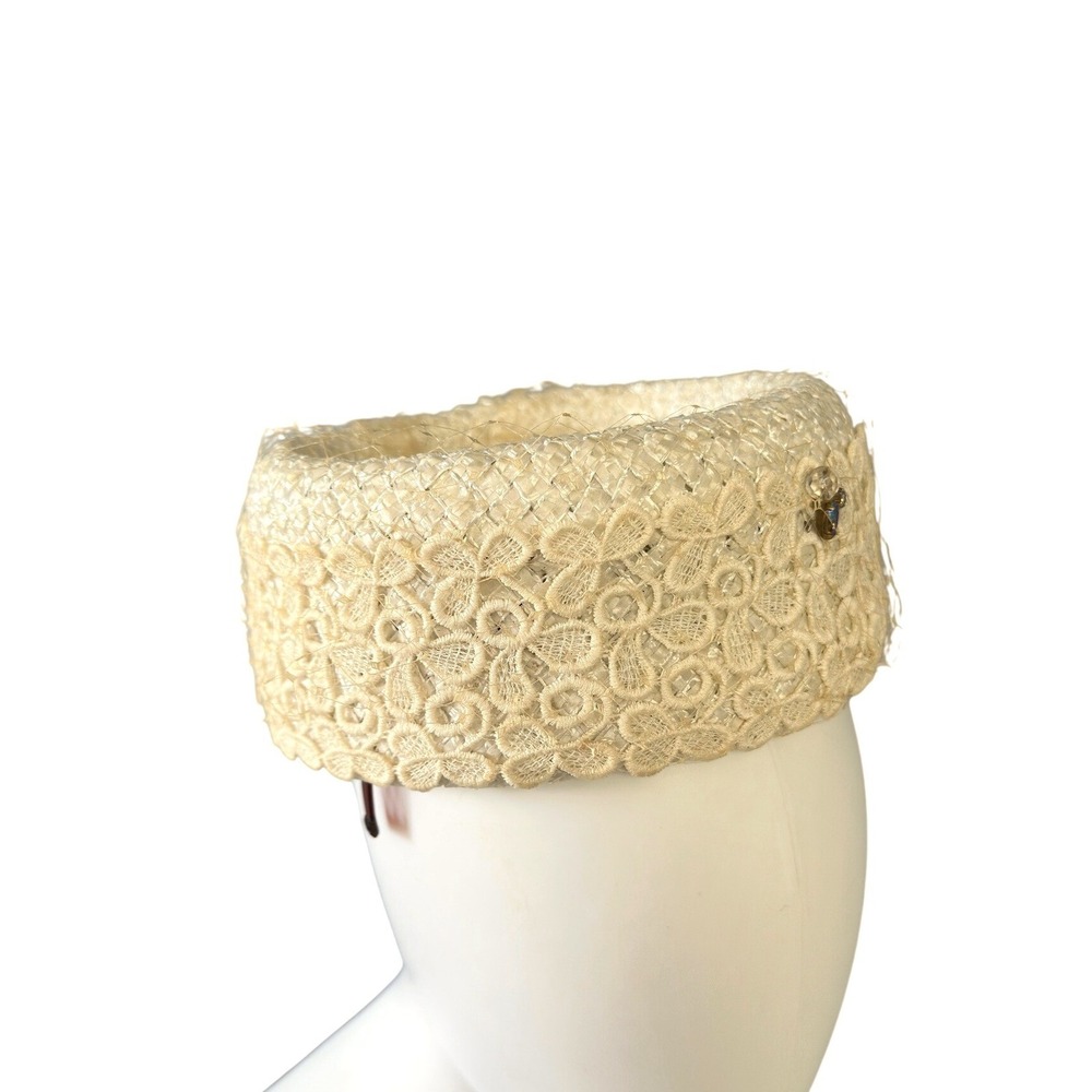 Vintage 60s Mark III Cream Straw Pillbox Hat Floral Crochet Lace Veil JS